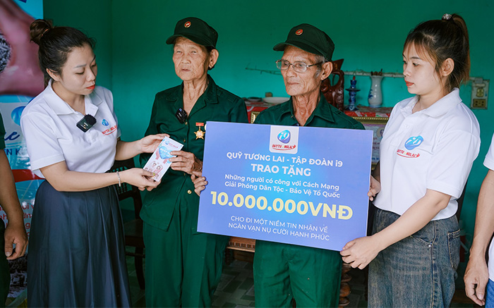 Hỗ Trợ Qua Email